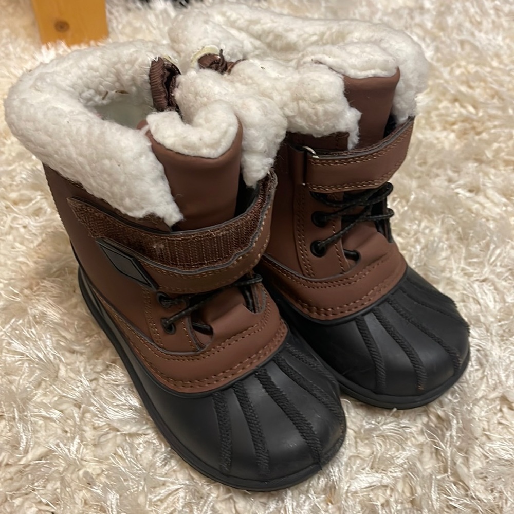 Toddler snow boots